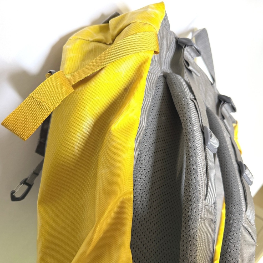 Mystery Ranch Street Zen Backpack Yellow Grey Hiking Commuter Daypack 25L - Picture 8 of 15